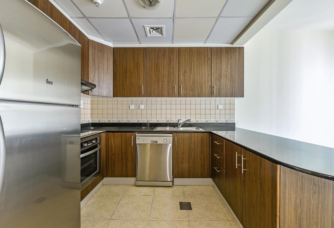 Spacious | Marina Living | Great Location photo 3