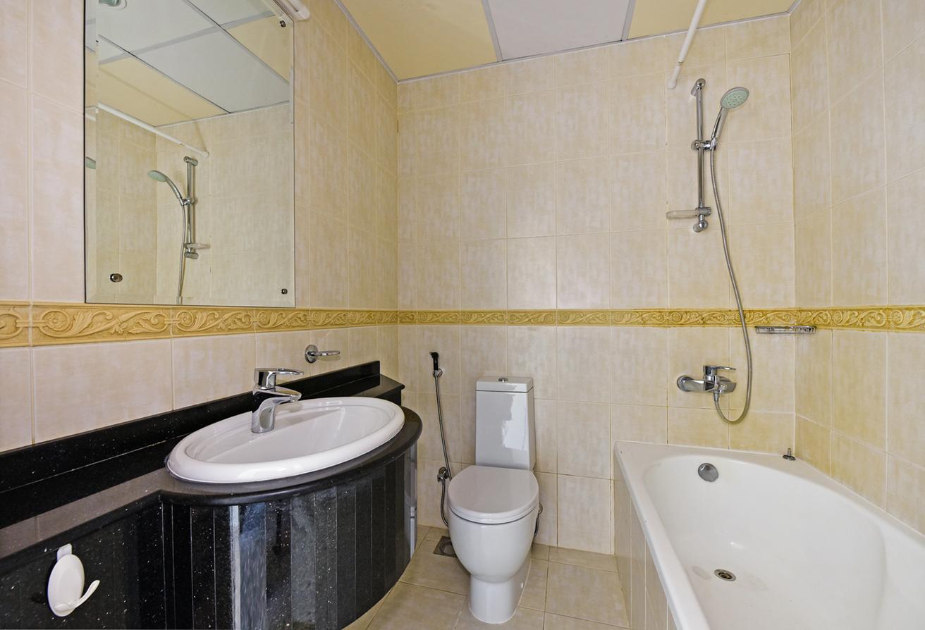 Spacious | Marina Living | Great Location photo 9