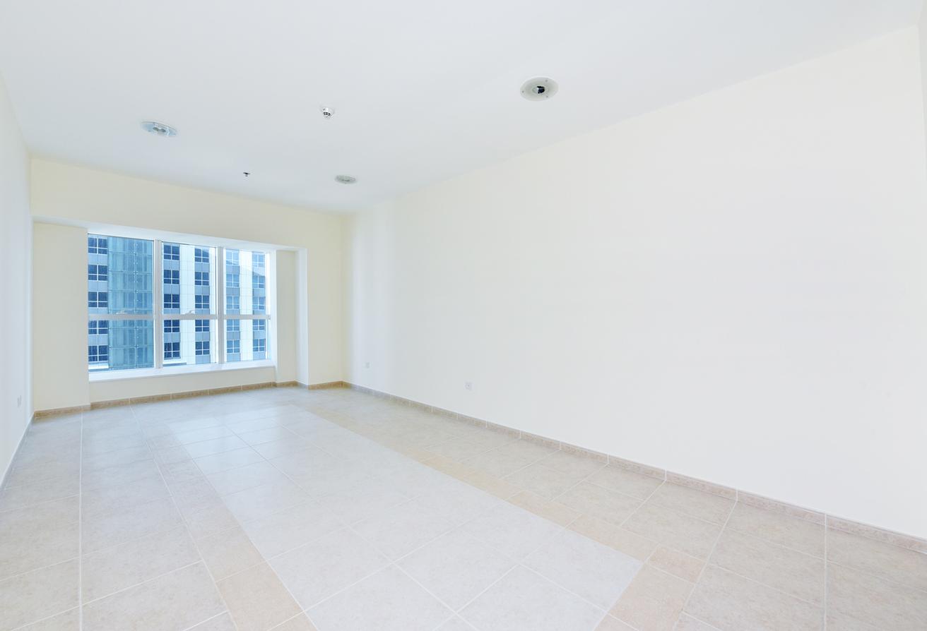 Spacious | Marina Living | Great Location photo 4