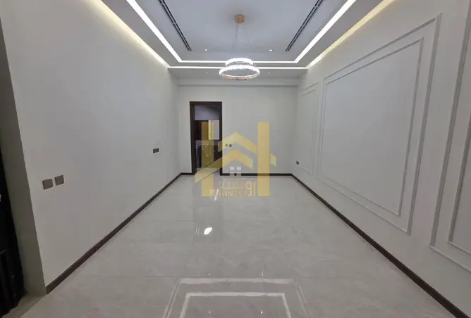 136122254 - Property Image 3