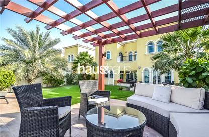 Villa - 3 - 4 for rent in District 8 - Jumeirah Park - Dubai