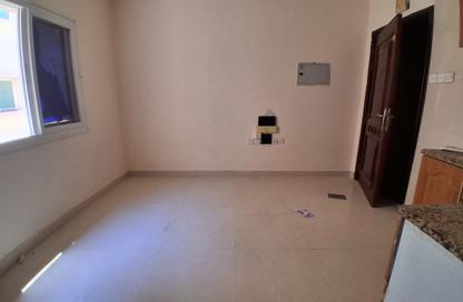 Apartment - Studio - 1 for rent in Muwailih Building - Muwaileh - Sharjah