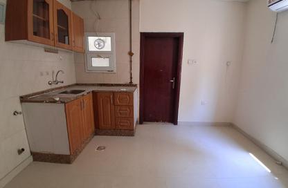 Apartment - Studio - 1 for rent in Muwailih Building - Muwaileh - Sharjah