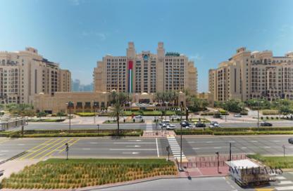 Apartment - 2 Bedrooms - 3 Bathrooms for sale in Golden Mile 8 - Golden Mile - Palm Jumeirah - Dubai