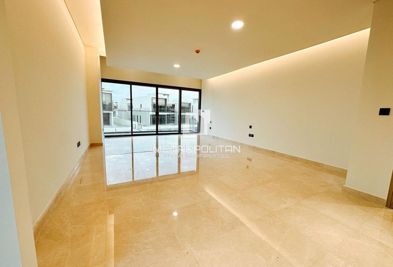 Luxurious 5 Bedroom | Private Pool | Brand New photo 12