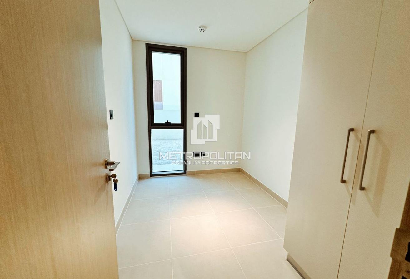 Luxurious 5 Bedroom | Private Pool | Brand New photo 11