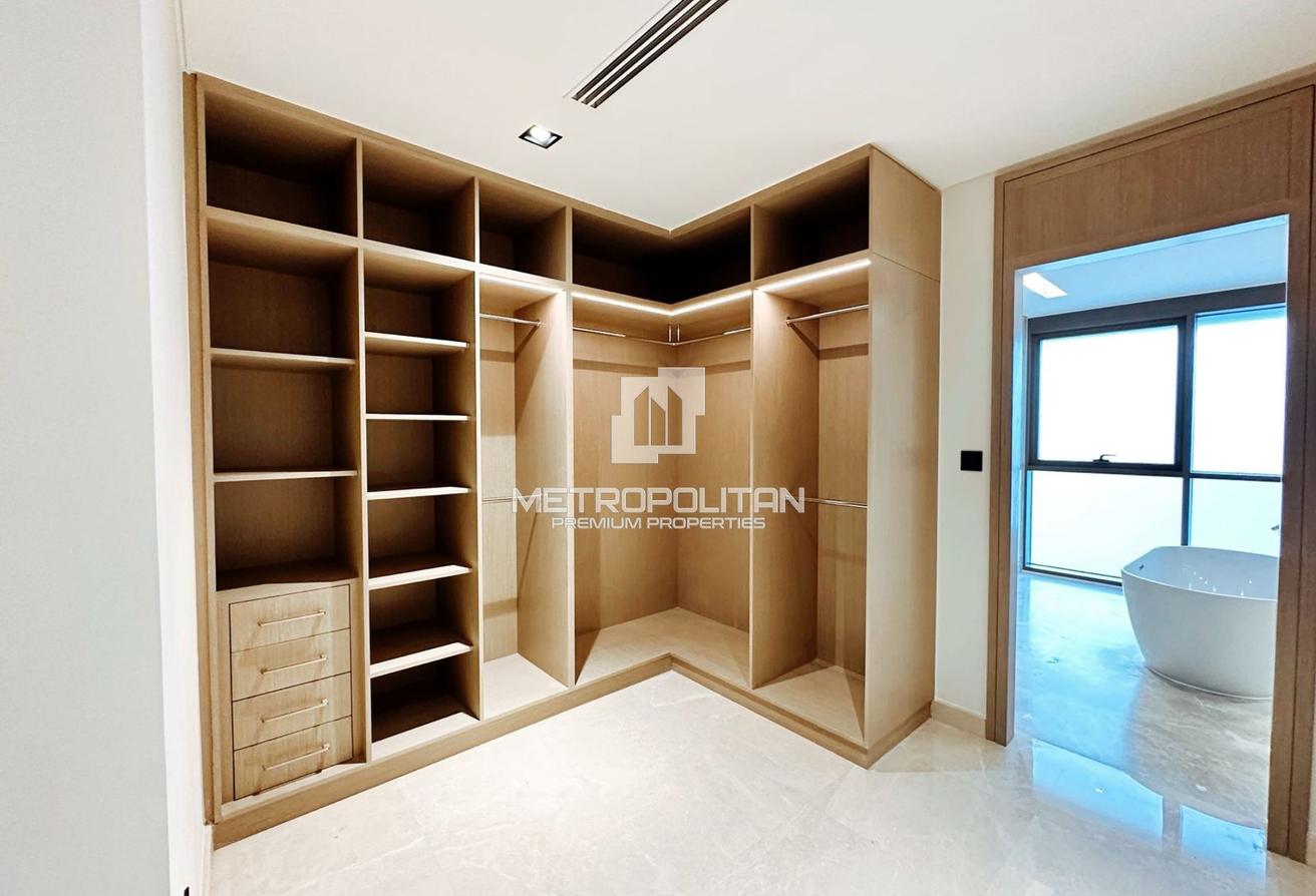 Luxurious 5 Bedroom | Private Pool | Brand New photo 14