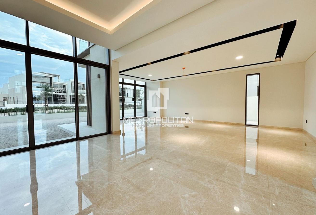 Luxurious 5 Bedroom | Private Pool | Brand New photo 5