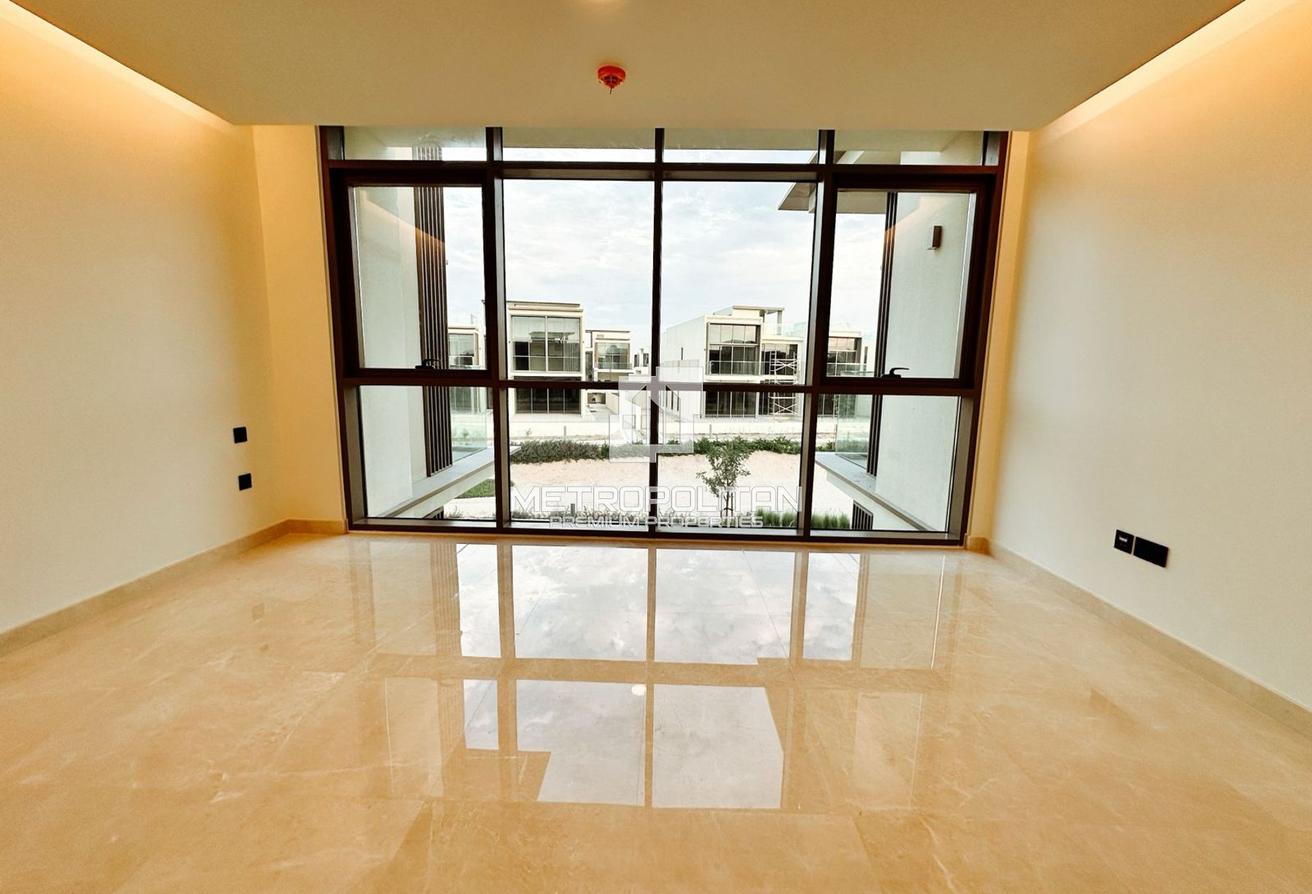 Luxurious 5 Bedroom | Private Pool | Brand New photo 16