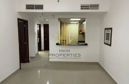 شقة - غرفة نوم - 2 حمامات للايجار في ترافلغار سينترال - منطقة مركز الأعمال - المدينة العالمية - دبي