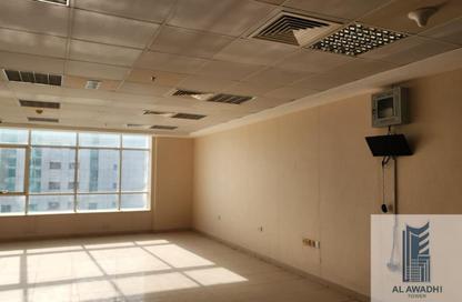 Office Space - 2 Bedrooms - 1 Bathroom for rent in Al Awadhi Tower - Sheikh Hamad Bin Abdullah St. - Fujairah