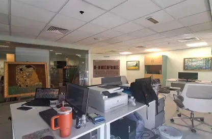 مكتب - استوديو - 2 حمامات للايجار في مركز الأعمال الأوروبي - مجمع دبي للاستثمار - دبي