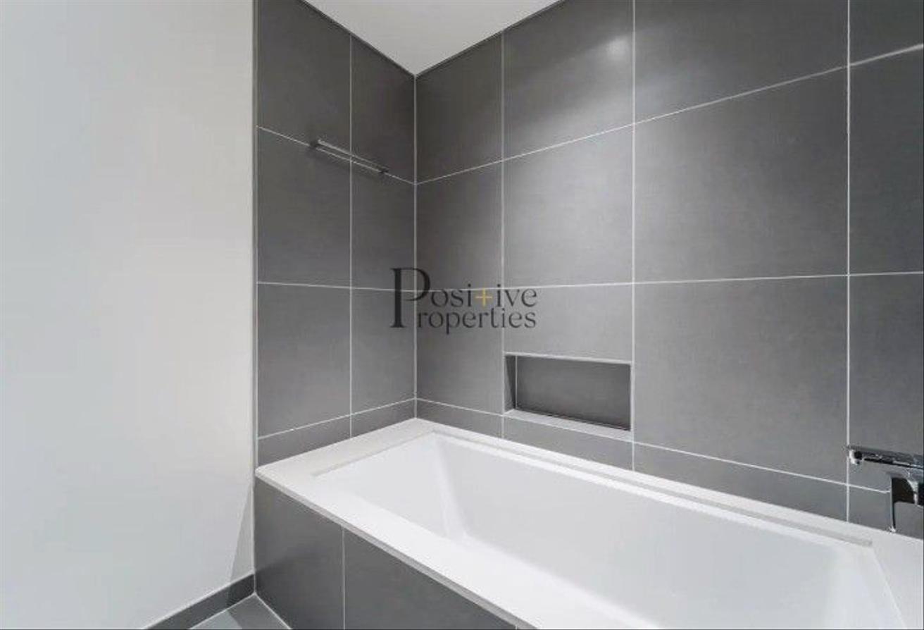 Flexible Cheques Stunning High Floor Creek View photo 7