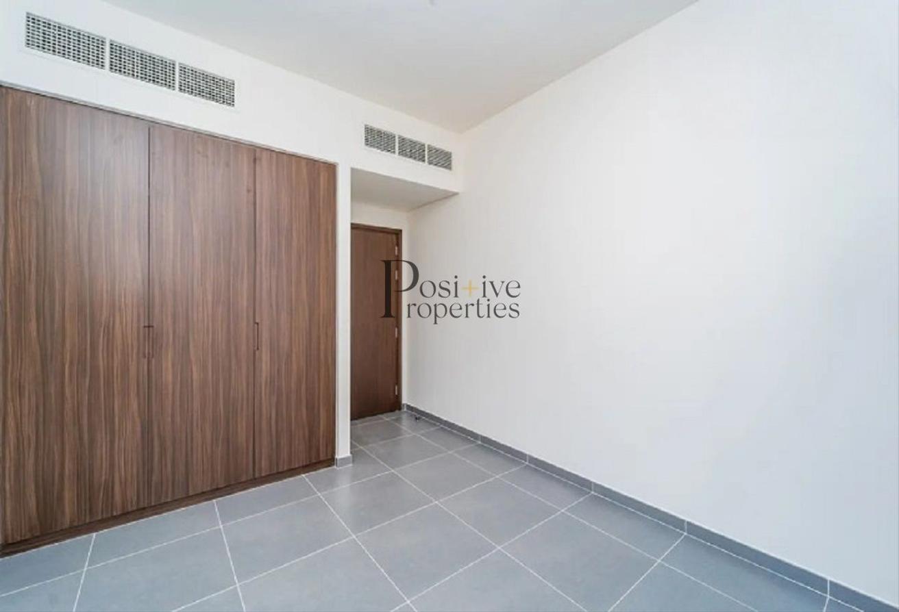 Flexible Cheques Stunning High Floor Creek View photo 9