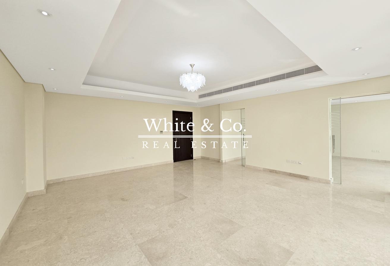 Luxury Villa | Vacant | Fully Landscaped photo 12