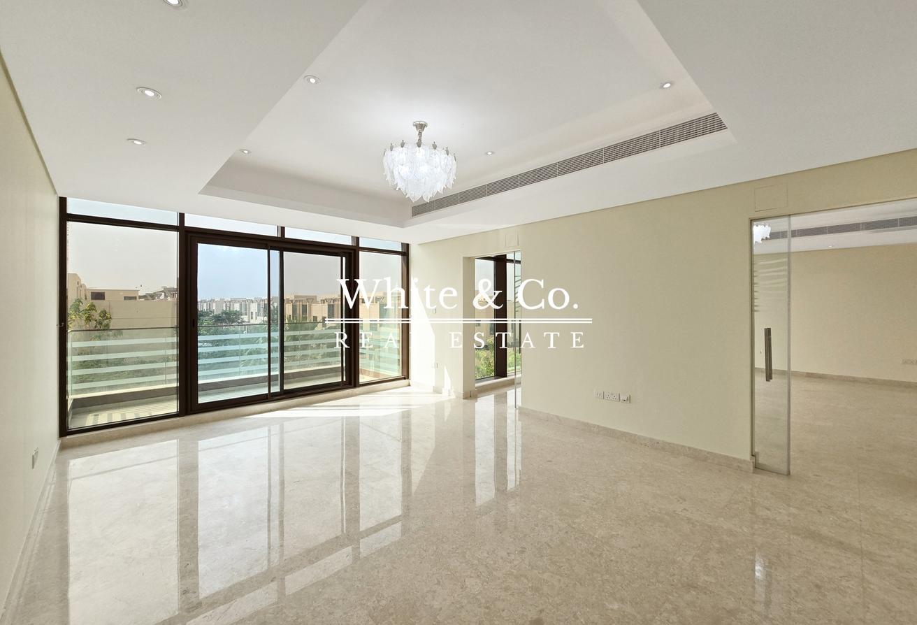 Luxury Villa | Vacant | Fully Landscaped photo 14