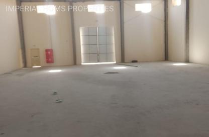 Warehouse - Studio - 2 Bathrooms for rent in Umm Al Thuoob - Umm Al Quwain