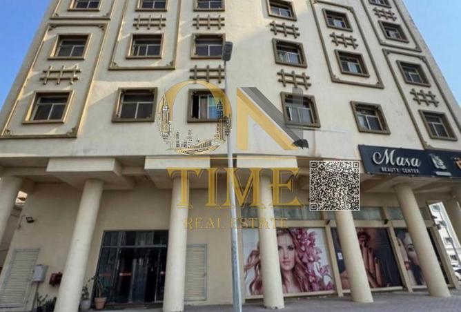 بناية سكنية تجارية للبيع | دخل 400k قابل للزيادة