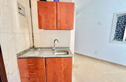 Apartment - Studio - 1 for rent in Fire Station Road - Muwaileh - Sharjah