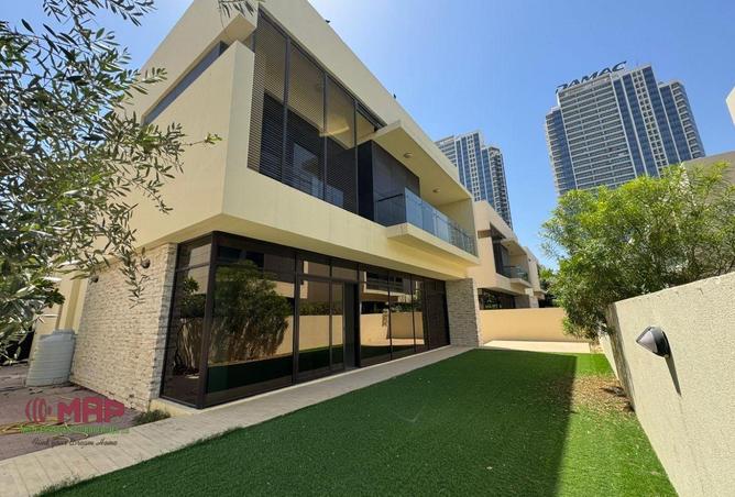 98262878 - Property Image 2