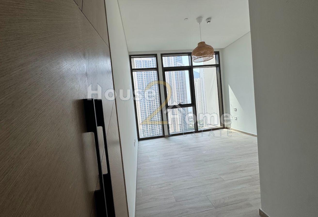 Unfurnished | Waterfront living | Spacious Unit photo 8