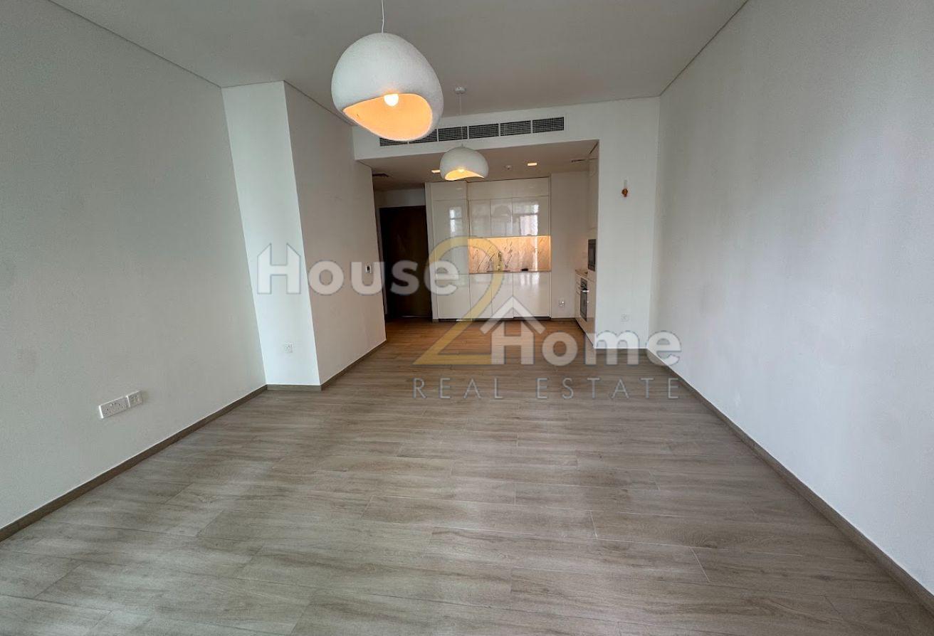 Unfurnished | Waterfront living | Spacious Unit photo 4