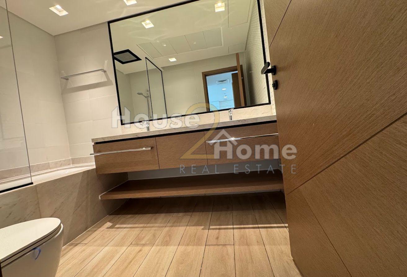 Unfurnished | Waterfront living | Spacious Unit photo 7
