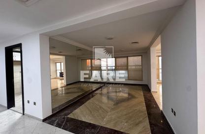 Apartment - 5 - 6 for sale in Al Anwar Tower - Al Khan Lagoon - Al Khan - Sharjah