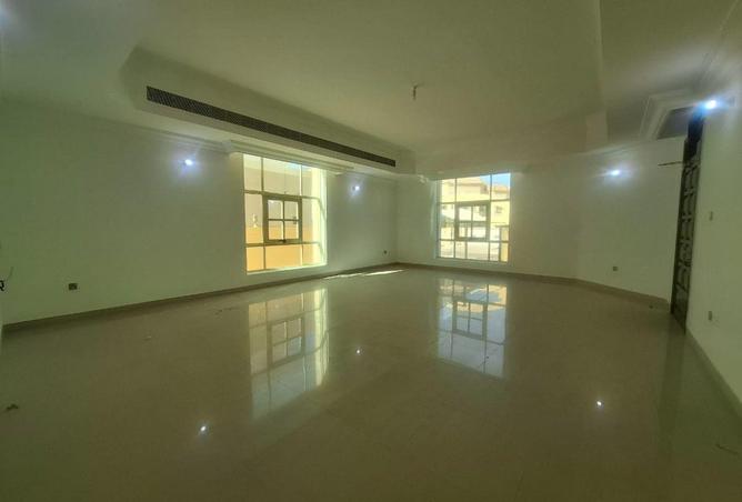 102824779 - Property Image 3