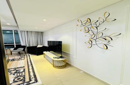 Apartment - 1 Bedroom - 2 Bathrooms for rent in Beach Tower 1 - Al Khan Lagoon - Al Khan - Sharjah