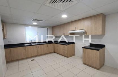 Apartment - 3 Bedrooms - 3 Bathrooms for rent in Golden Sands 7 - Al Mankhool - Bur Dubai - Dubai