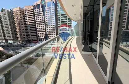 Apartment - 3 Bedrooms - 3 Bathrooms for rent in United Square - Al Khalidiya - Abu Dhabi