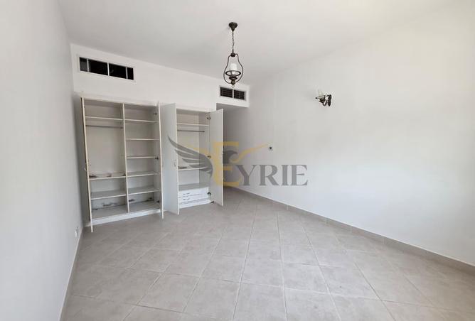 Family Villa | 3BR + Maid | 5 Bath | Jafiliya photo 3