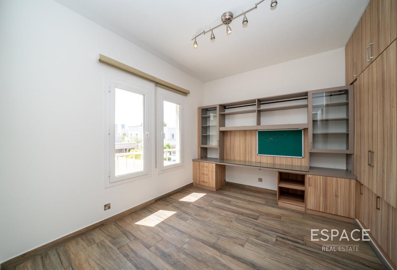 Fully Upgraded | Lake View | Extended photo 12