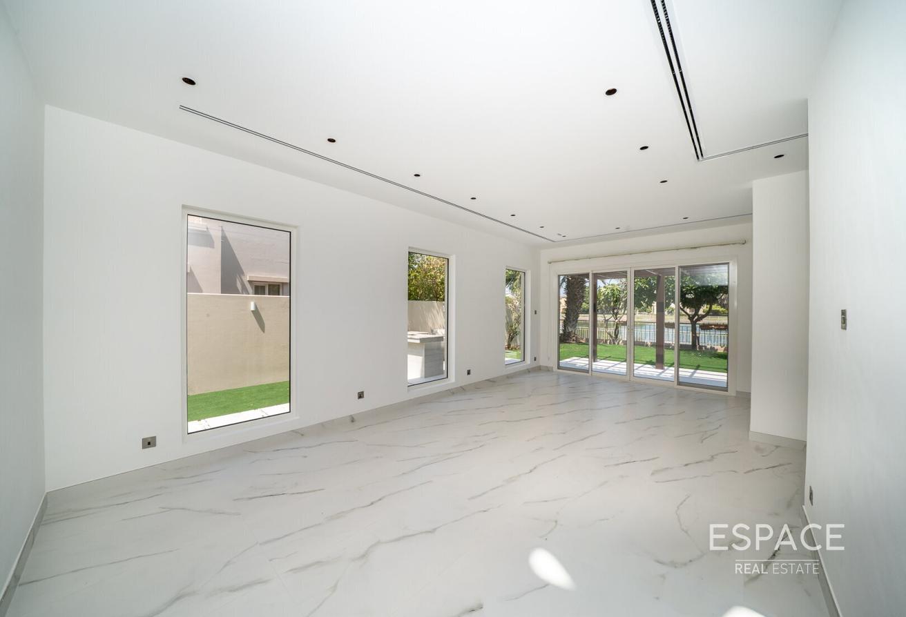 Fully Upgraded | Lake View | Extended photo 2