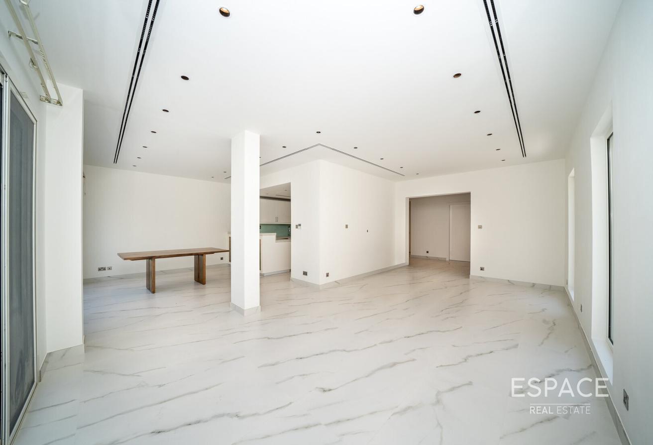 Fully Upgraded | Lake View | Extended photo 4