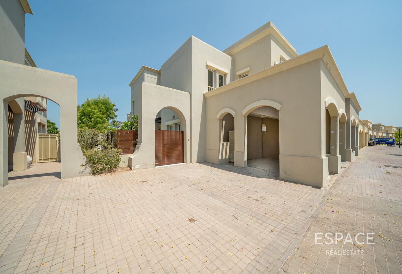 Fully Upgraded | Lake View | Extended photo 20