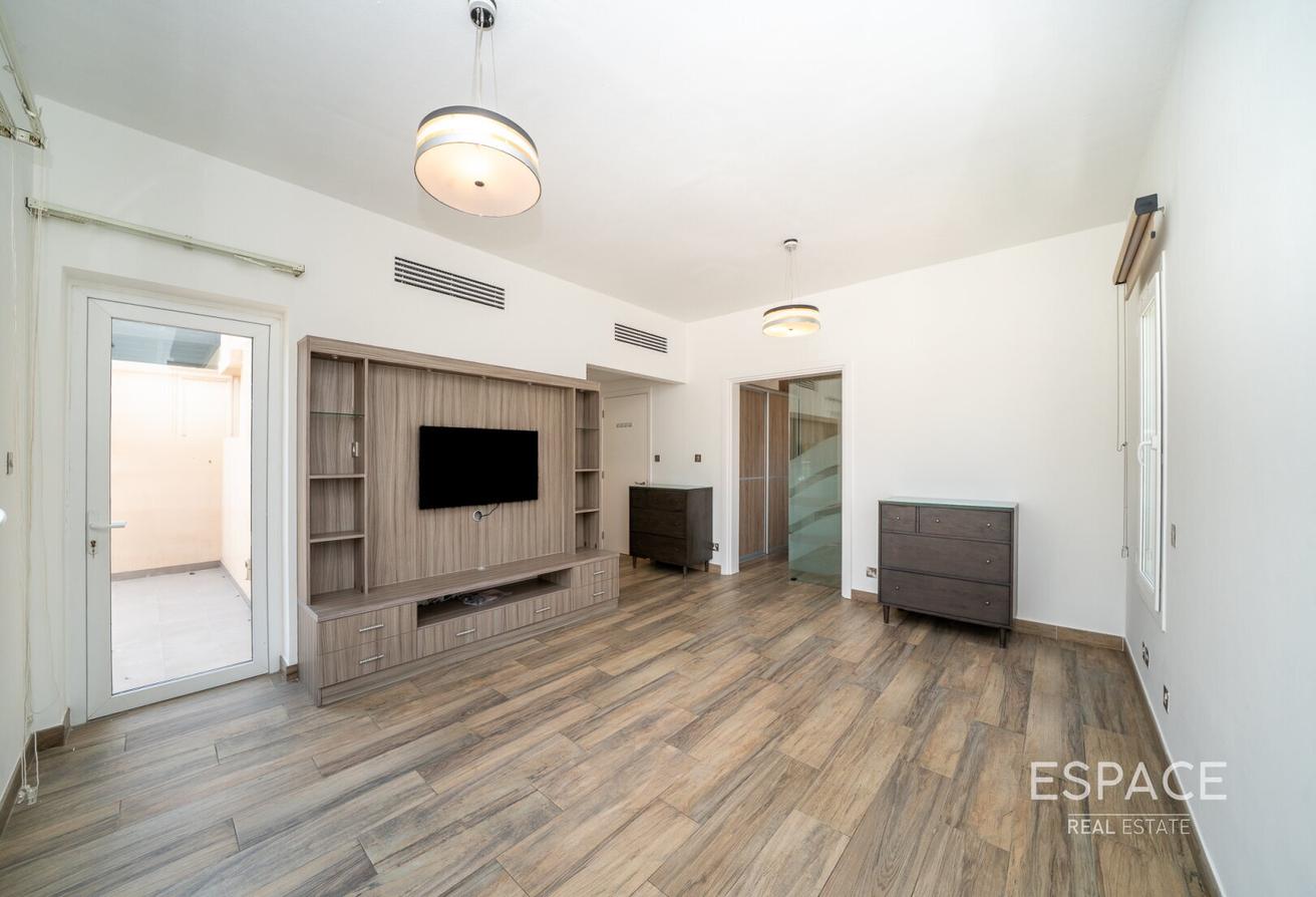 Fully Upgraded | Lake View | Extended photo 14