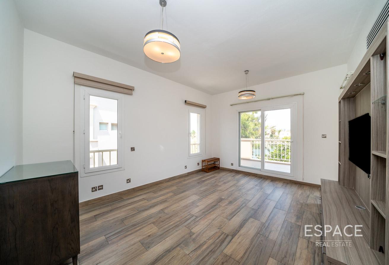 Fully Upgraded | Lake View | Extended photo 13