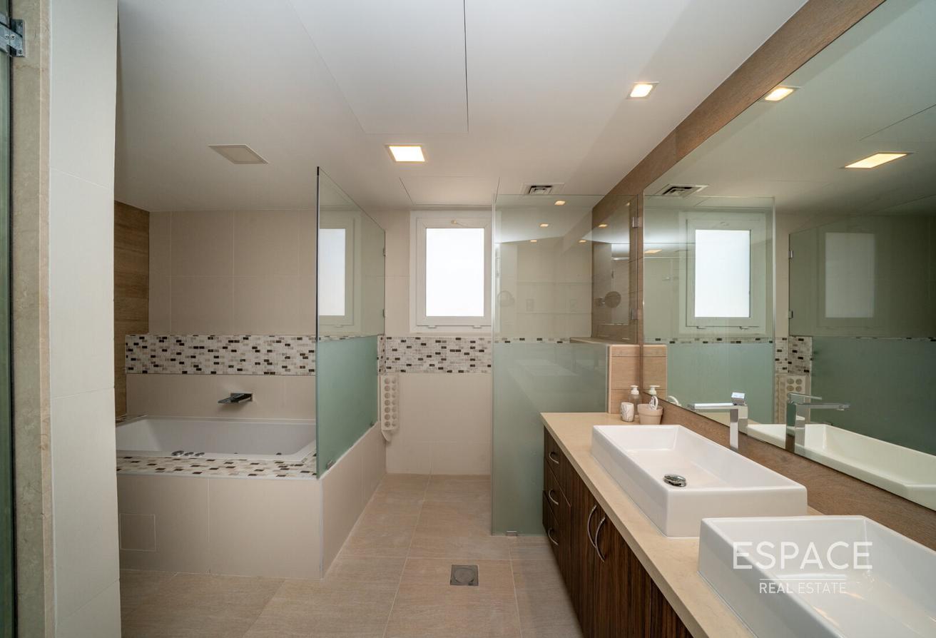 Fully Upgraded | Lake View | Extended photo 16