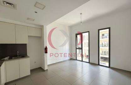 Apartment - Studio - 1 for rent in Hayat Boulevard 2B - Hayat Boulevard 2 - Hayat Boulevard - Town Square - Dubai