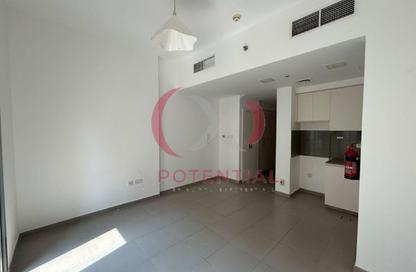 Apartment - Studio - 1 for rent in Hayat Boulevard 2B - Hayat Boulevard 2 - Hayat Boulevard - Town Square - Dubai