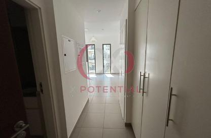 Apartment - Studio - 1 for rent in Hayat Boulevard 2B - Hayat Boulevard 2 - Hayat Boulevard - Town Square - Dubai