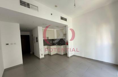 Apartment - Studio - 1 for rent in Hayat Boulevard 2B - Hayat Boulevard 2 - Hayat Boulevard - Town Square - Dubai