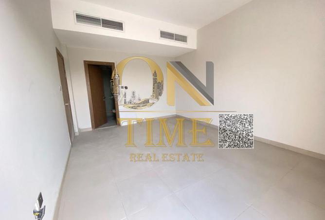 73163605 - Property Image 2