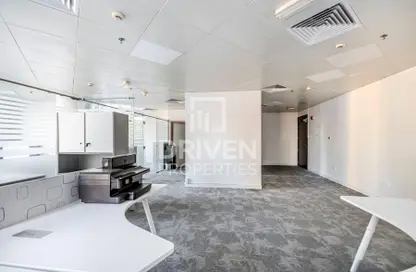 مكتب - استوديو للايجار في البرج الفضي - الخليج التجاري - دبي