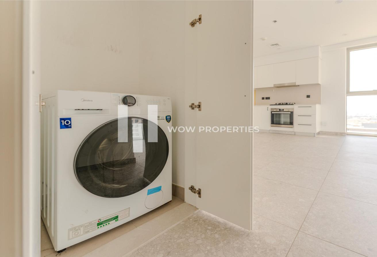 Corner Unit | High Floor | Unfurnished | Vacant photo 14