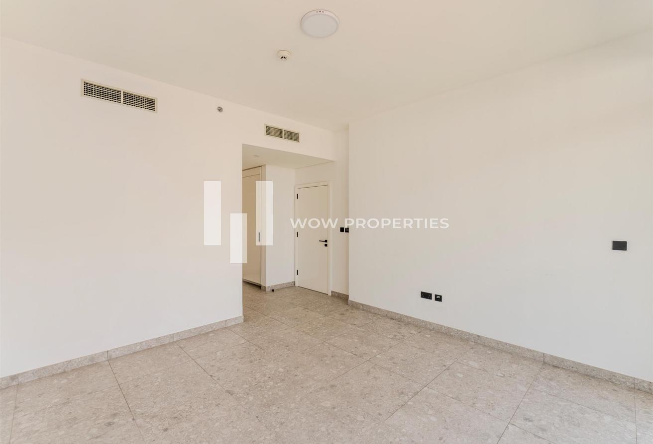 Corner Unit | High Floor | Unfurnished | Vacant photo 23