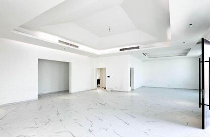 Villa - 4 Bedrooms - 5 Bathrooms for rent in Al Aweer 1 - Al Aweer - Dubai