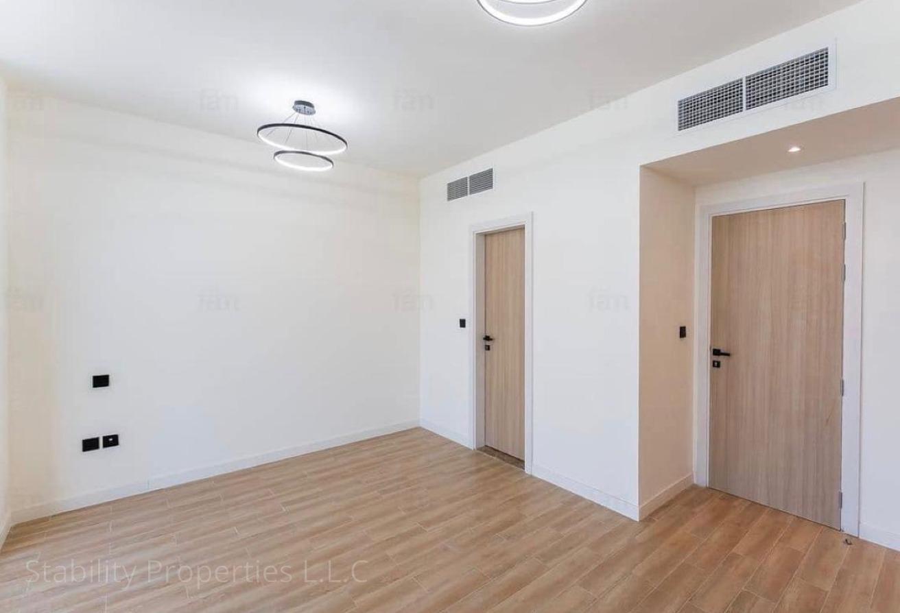 READY TO MOVE~SPACIOUS VILLA~WELL MAINTAINED photo 19